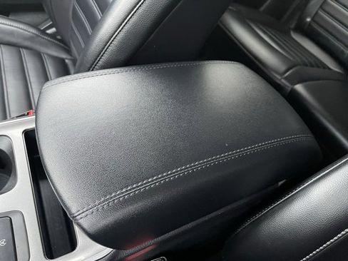 Used 2023 Ford Edge SEL image 18