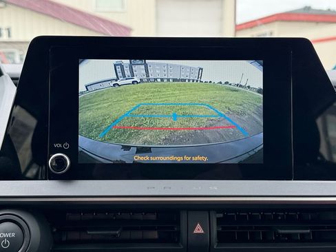 Used 2024 Toyota Prius Prime FWD image 22