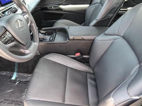 Certified 2023 Lexus ES 350 w/ Accessory Package (Z2) FWD image 19