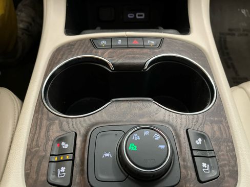 Used 2022 GMC Acadia Denali w/ Denali Ultimate Package image 29