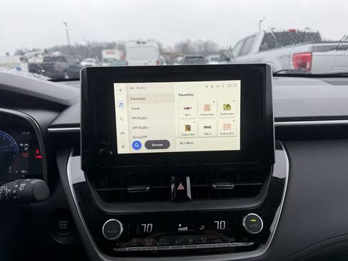 Used 2024 Toyota Corolla Cross XLE image 13