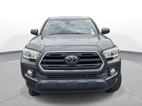 Used 2018 Toyota Tacoma SR5 RWD image 3