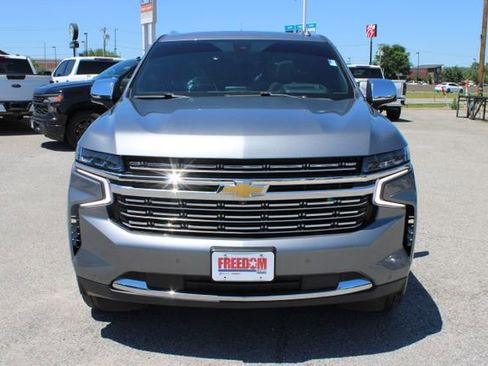 Used 2021 Chevrolet Tahoe Premier w/ Premium Package RWD image 2