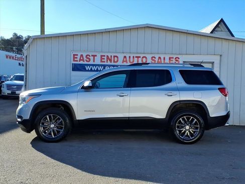 Used 2019 GMC Acadia SLT w/ LPO, Floor Liner Package image 2