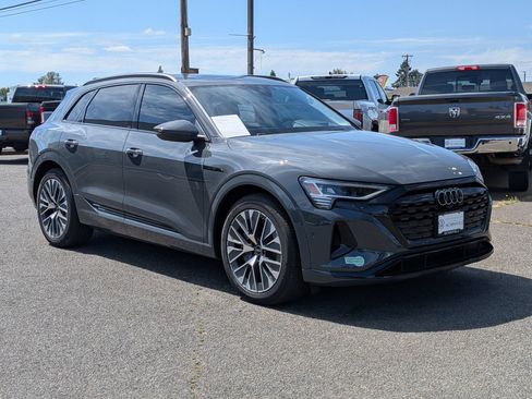 Used 2024 Audi Q8 e-tron Premium Plus w/ Prestige Package AWD/4WD image 7
