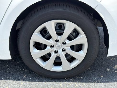 Used 2026 Toyota Corolla LE FWD image 19