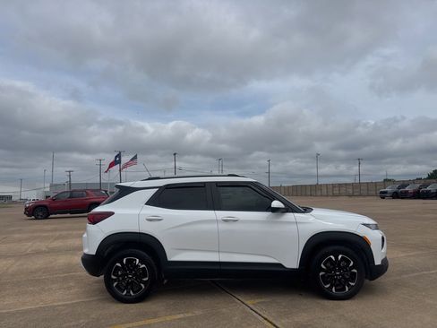 Used 2021 Chevrolet TrailBlazer LT w/ Convenience Package FWD image 26