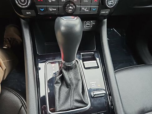 Used 2024 Jeep Compass Limited image 20