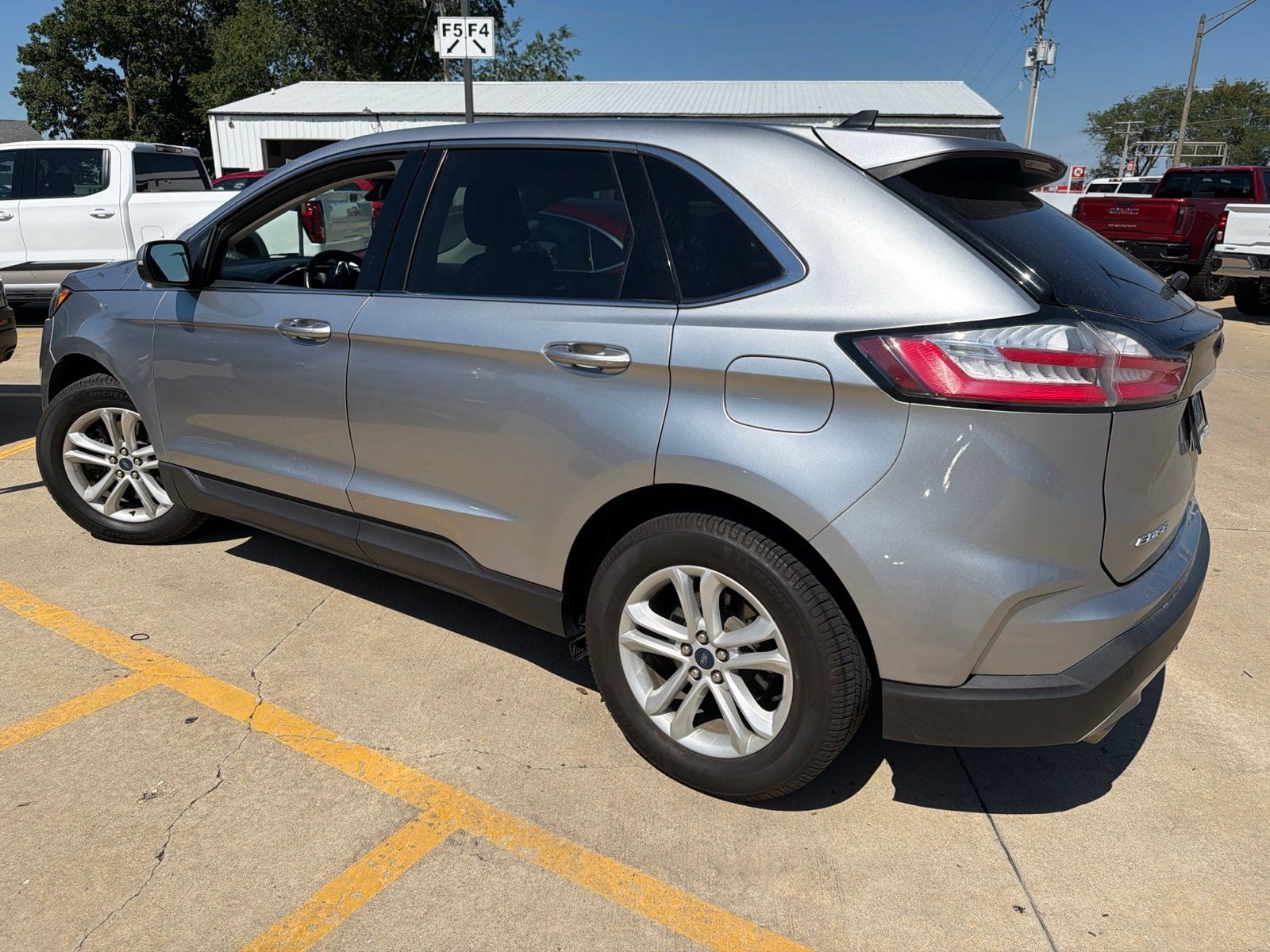 Used 2020 Ford Edge SEL w/ Convenience Package AWD/4WD image 2