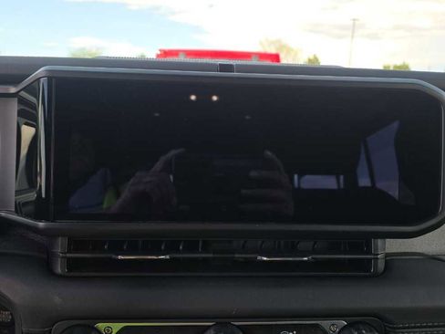 Used 2025 Jeep Wrangler Unlimited Sahara w/ Safety Group AWD/4WD image 12
