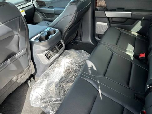 New 2026 Ford F250 Lariat w/ Black Appearance Package AWD/4WD image 16