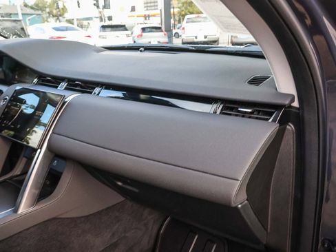 Used 2025 Land Rover Discovery Sport S image 17