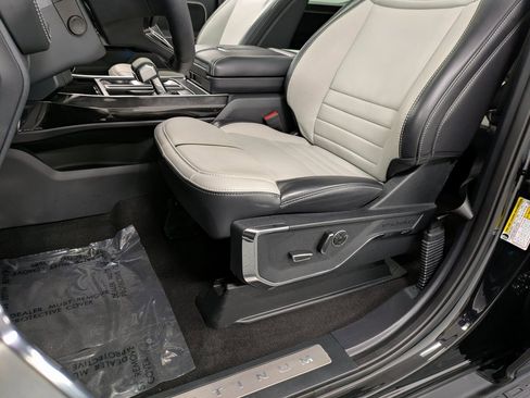 Used 2025 Ford F150 Lightning Platinum image 10