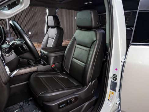 Used 2023 GMC Sierra 3500 Denali w/ Denali Ultimate Package image 30