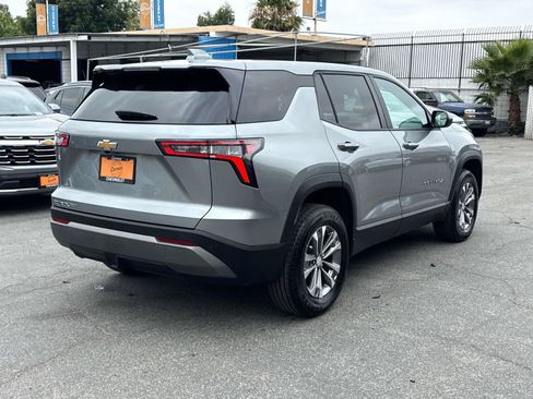 Used 2025 Chevrolet Equinox LT AWD/4WD image 3