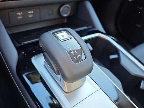 New 2026 Mitsubishi Outlander SE image 10