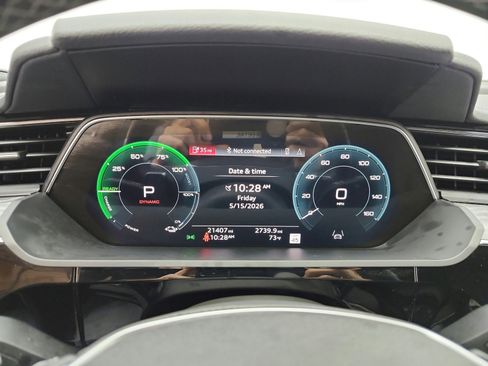 Used 2023 Audi e-tron Premium Plus w/ Premium Plus Package AWD/4WD image 10