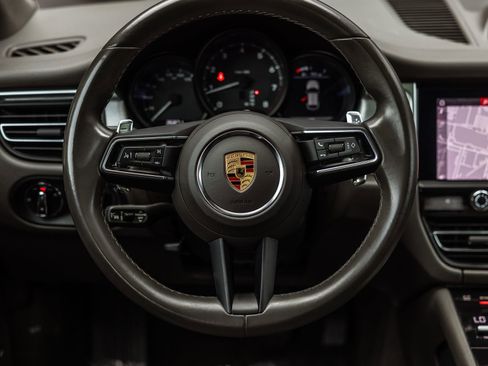 Certified 2023 Porsche Macan AWD/4WD image 25