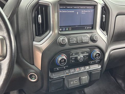 Used 2021 Chevrolet Silverado 1500 LT AWD/4WD image 19