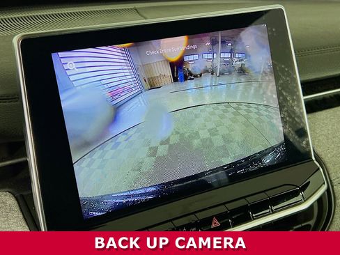 Used 2024 Jeep Compass Sport image 9