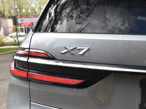 Used 2025 BMW X7 xDrive40i AWD/4WD image 17