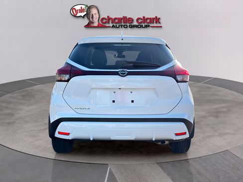 Used 2023 Nissan Kicks S FWD image 5
