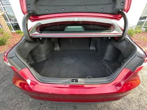 Used 2019 Toyota Camry LE image 21