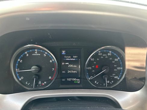 Used 2018 Toyota RAV4 Limited FWD image 16