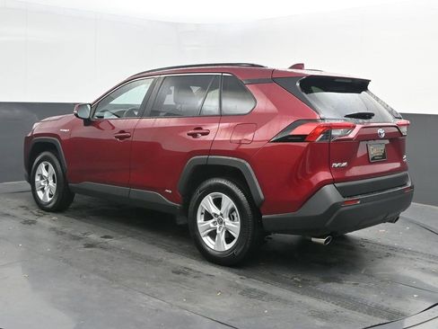 Used 2020 Toyota RAV4 XLE image 5