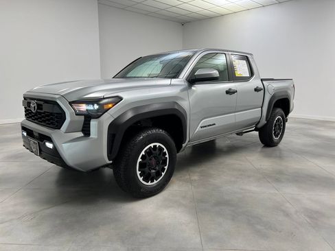 Used 2024 Toyota Tacoma TRD Off-Road AWD/4WD image 3