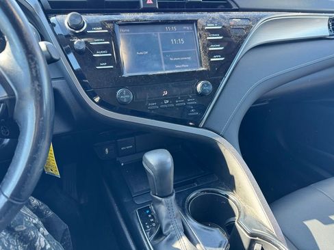 Used 2019 Toyota Camry SE image 12
