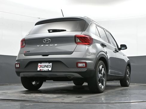 Certified 2023 Hyundai Venue SEL FWD image 39