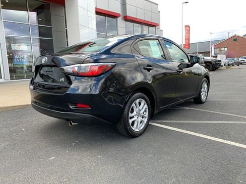 Used 2017 Toyota Yaris iA FWD image 3