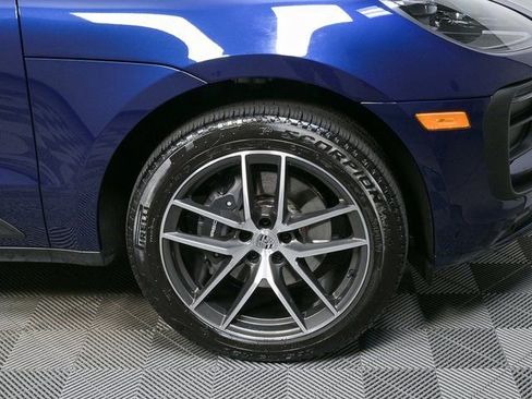 Certified 2025 Porsche Macan image 40