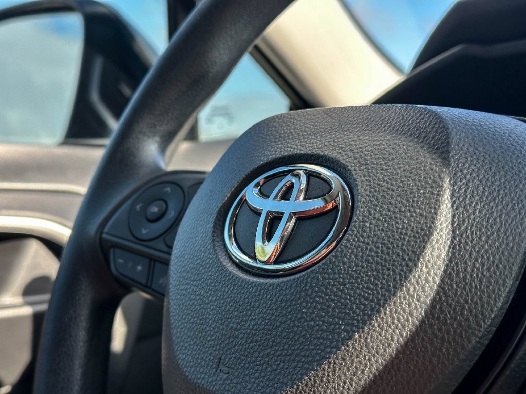 Used 2024 Toyota RAV4 LE FWD image 30