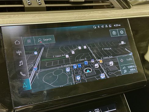 Used 2023 Audi e-tron Premium Plus w/ Premium Plus Package image 22