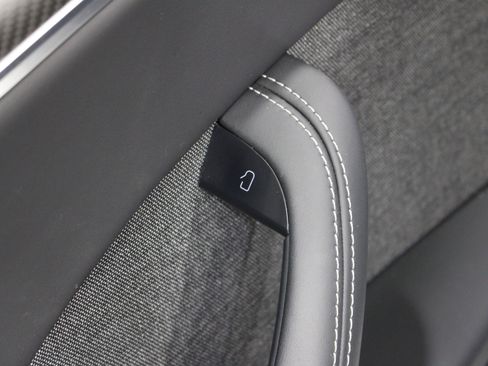 Used 2024 Tesla Model X Plaid image 8