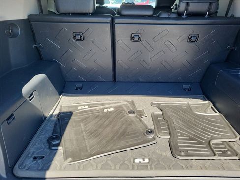 Used 2013 Toyota FJ Cruiser 4WD image 25