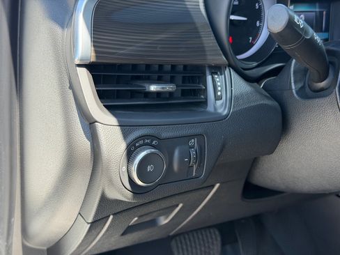 Used 2020 Buick Envision Essence w/ LPO, Active Package FWD image 19