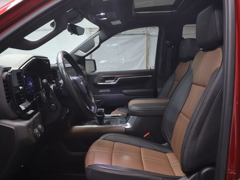 Used 2023 Chevrolet Silverado 1500 High Country w/ High Country Premium Package RWD image 16