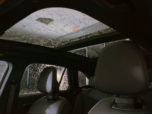 Used 2026 Mercedes-Benz GLC 300 4MATIC image 13