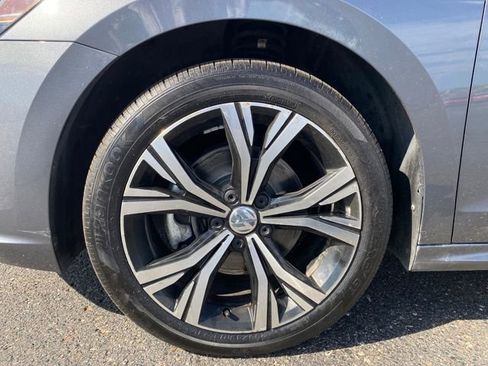 Used 2022 Volkswagen Passat 2.0T image 21