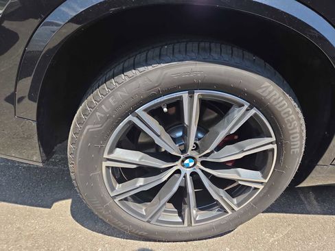 Used 2026 BMW X5 xDrive40i w/ M Sport Package AWD/4WD image 4