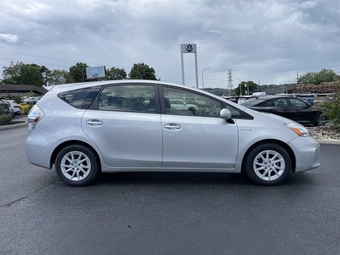 Used 2012 Toyota Prius V Two FWD image 4
