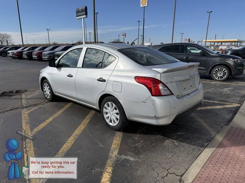 Used 2018 Nissan Versa S Plus image 3