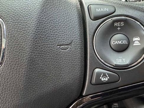 Used 2022 Honda HR-V LX image 25