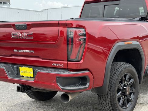 Used 2024 GMC Sierra 2500 AT4 w/ AT4 Premium Plus Package AWD/4WD image 10