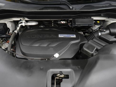 Used 2018 Honda Pilot Touring image 32