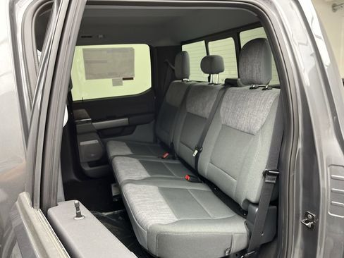 New 2026 Ford F250 XLT w/ XLT Premium Package AWD/4WD image 13