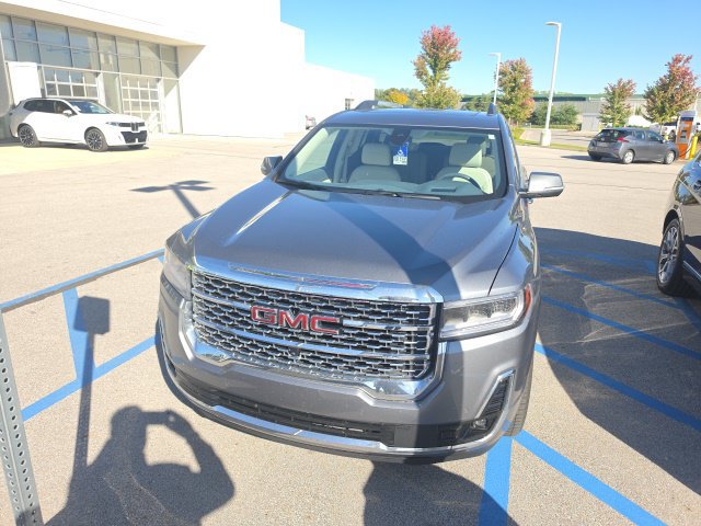 Used 2020 GMC Acadia Denali w/ Technology Package AWD/4WD image 2